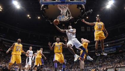 开云体育下载-_森林狼球员表现抢眼，追逐胜利梦想_，森林狼球队人员名单